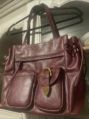 FRYE AND CO. Burgundy Leather Shoulder Tote with Front Pockets